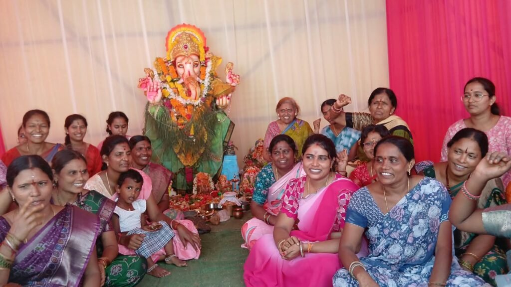 శ్రీ శక్తి గణపతి ఉత్సవ కమిటీ ఆధ్వర్యంలో మహా అన్నదానం కార్యక్రమం