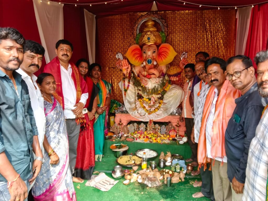 భక్తిశ్రద్ధలతో గణేష్ నవరాత్రి వేడుకలు