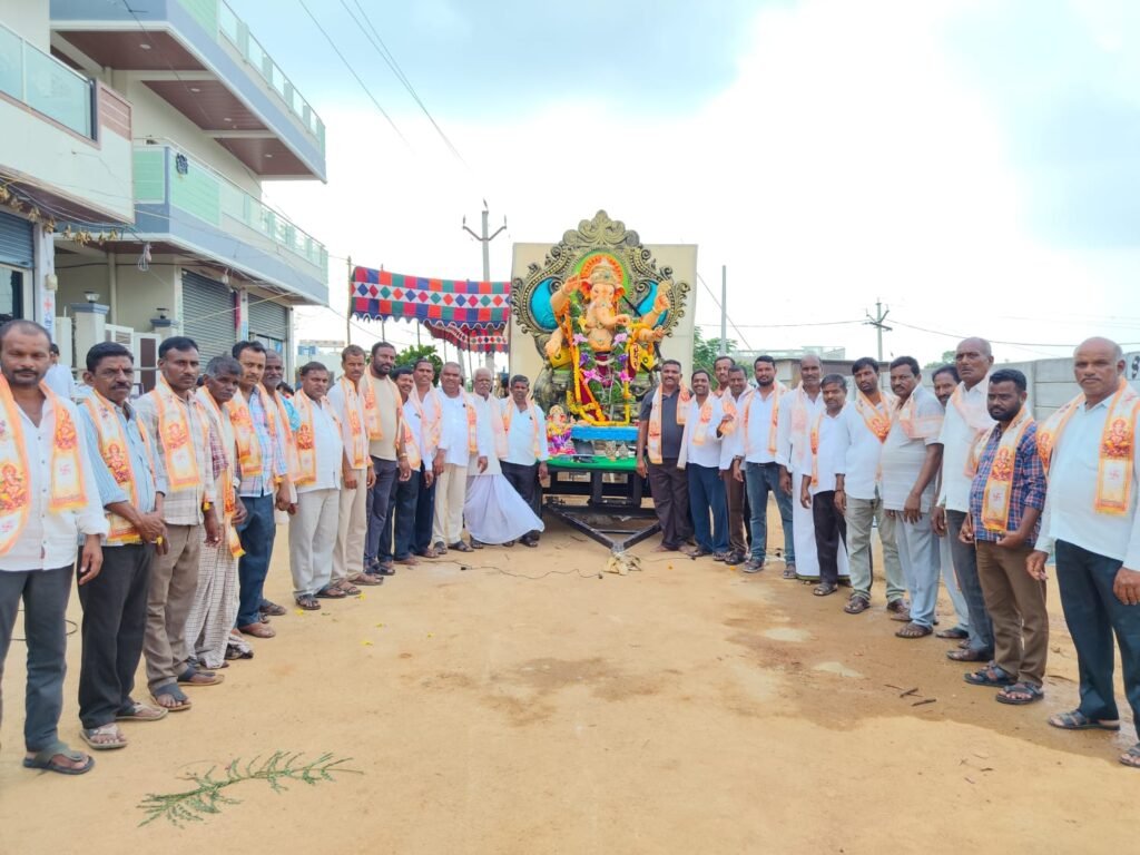 మల్లారెడ్డిగూడలో ఘనంగా వినాయక నిమజ్జనం