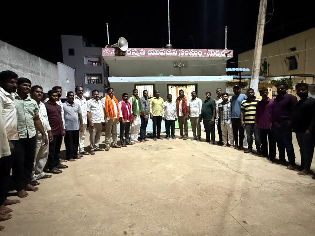 శ్రీ సరస్వతి యువజన సంఘం వినాయక మండపంలో ప్రత్యేక పూజలు నిర్వహించిన చామకూర మహేందర్ రెడ్డి