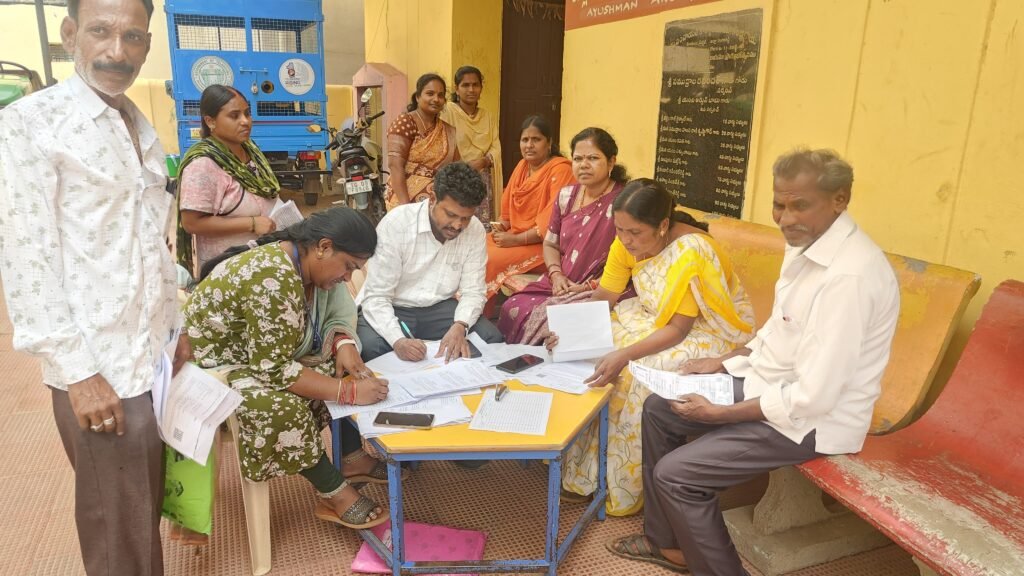 *సార్ నోటీసులు అందుకున్న ఓటర్లు అప్రమత్తంగా ఉండాలి మాజీ కౌన్సిలర్ సముద్రాల హంస కృష్ణ గౌడ్*