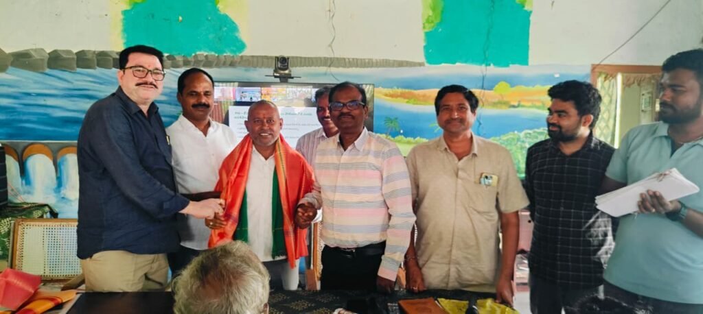 స్వర్ణనంది పురస్కారం అందుకున్న రైతు నాయకుడు హింగే భాస్కర్‌ కు ఘన సన్మానం