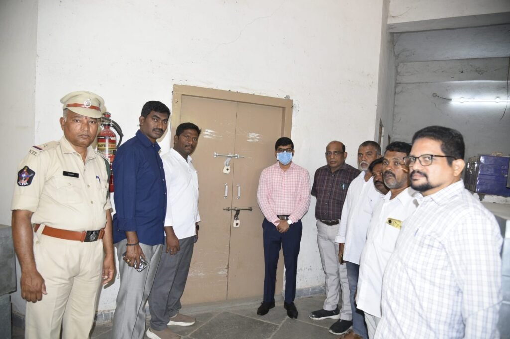 ఈవీఎం గోడౌన్ల వద్ద పటిష్టమైన భద్రత ఉండాలి