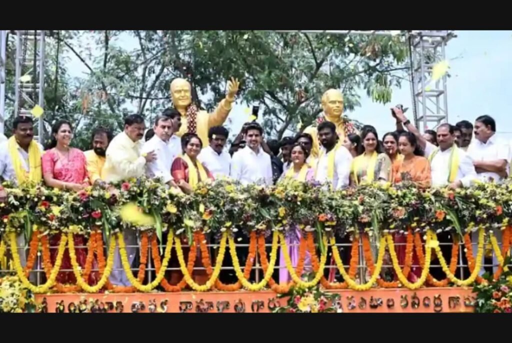 మంత్రి నారా లోకేష్ ను కలిసిన చైర్ పర్సన్ తుల్జాపూర్ స్వప్న