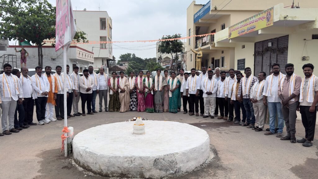 *ఎల్లంపేట మున్సిపాలిటీలో రూ.32 లక్షల అభివృద్ధి పనులకు శంకుస్థాపన*