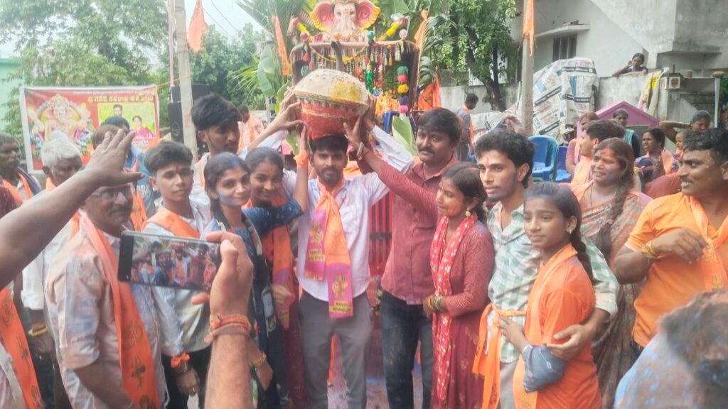 రాజారాంపేట”వినాయకుడి లడ్డు పాట 80000