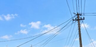 తడ్కల్ లో కార్లతో గణపయ్యకు ఘన వీడ్కోలు