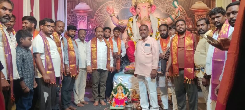 *సుతారిగూడలో బొజ్జ గణపతికి ప్రత్యేక పూజలు*