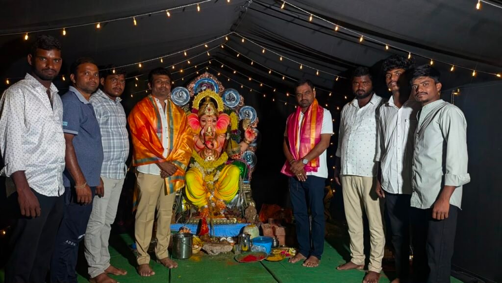 *పలు గణనాథులను దర్శించుకున్న జిల్లా ఆర్టీఏ మెంబర్ భీమిడి జైపాల్ రెడ్డి*