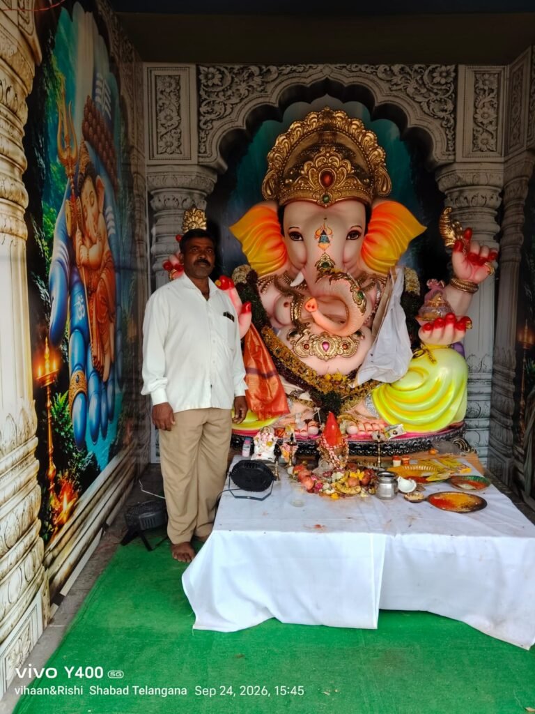 తాళ్లపల్లి గ్రామంలో అన్నదానం కార్యక్రమం చేపట్టిన గడ్డమీది యువతరం
