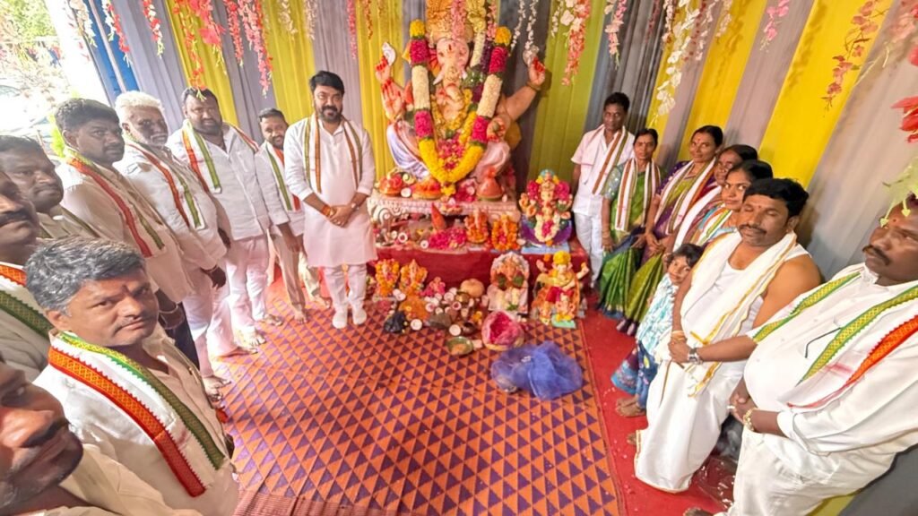 భక్తిశ్రద్ధలతో వినాయక పూజలు