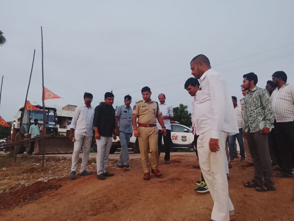 జోగిపేటలో నిమజ్జన ఘటన స్థలాన్ని జిల్లా ఎస్పీ పారితోష్ పంకజ్