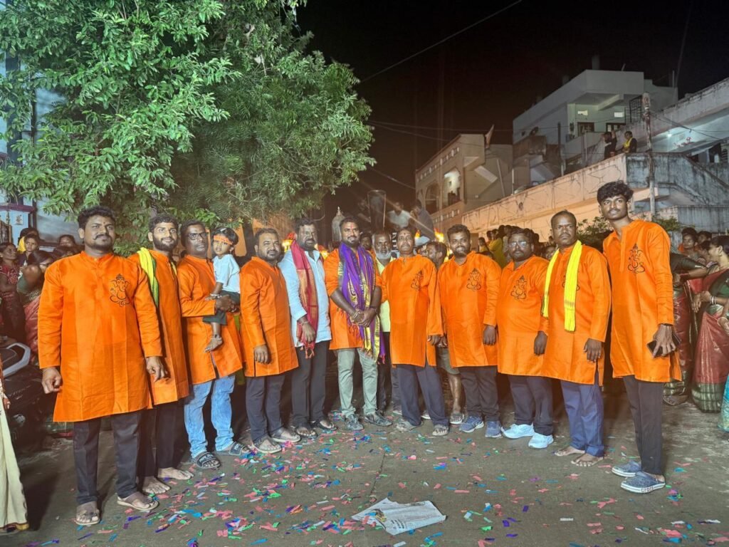 3.20 లక్షలకు లడ్డూను కైవసం చేసుకున్న సింగిరెడ్డి రణదీప్ రెడ్డి