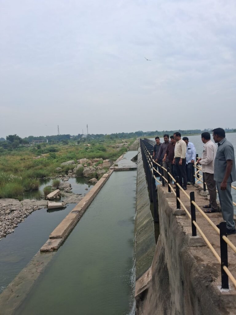 పాలేరు జలాశయాన్ని పరిశీలించిన కలెక్టర్ దివాకర్‌ టీఎస్‌