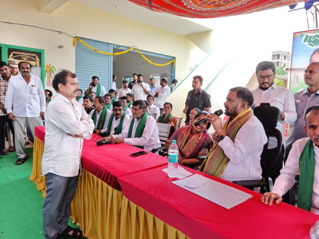 పీఏసీఎస్‌లో అవక తవకలపై విచారణ జరపాలి