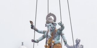 అద్భుత దృశ్యం.. ఒకే ఫ్రేమ్లో భక్తి, అభిమానం, పరిపాలనా సౌధం
