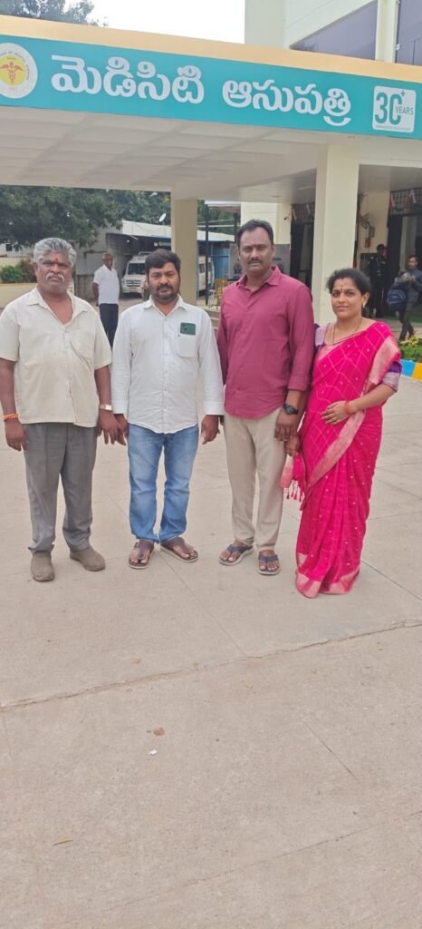 పాము కాటుకు గురైన రామ్మూర్తికి రూపాయలు 5 వేల ఆర్థిక సహాయం