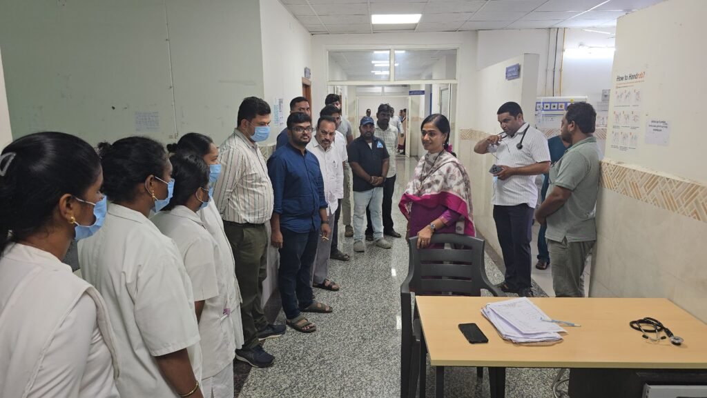 కాశీబుగ్గ లోని  కిడ్నీ ఆసుపత్రిలో వైద్యుల ఆలస్యంపై ఎమ్మెల్యే గౌతు శిరీష తీవ్ర ఆగ్రహం