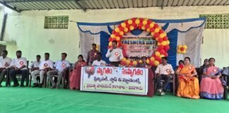 విద్యార్థులు ఉన్నత లక్ష్యాలను ఎంచుకోవాలి