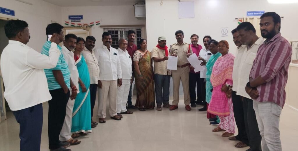 అసహజ మరణాలపై పోలీస్ స్టేషన్లో ఫిర్యాదు