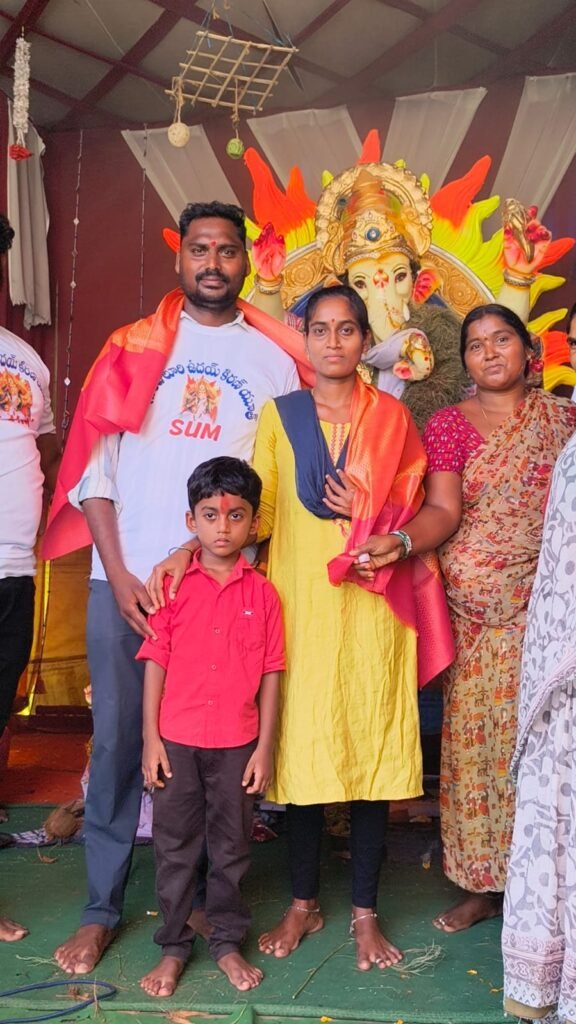 గోకేనపల్లిలో హోరాహోరీగా లడ్డు పాట
