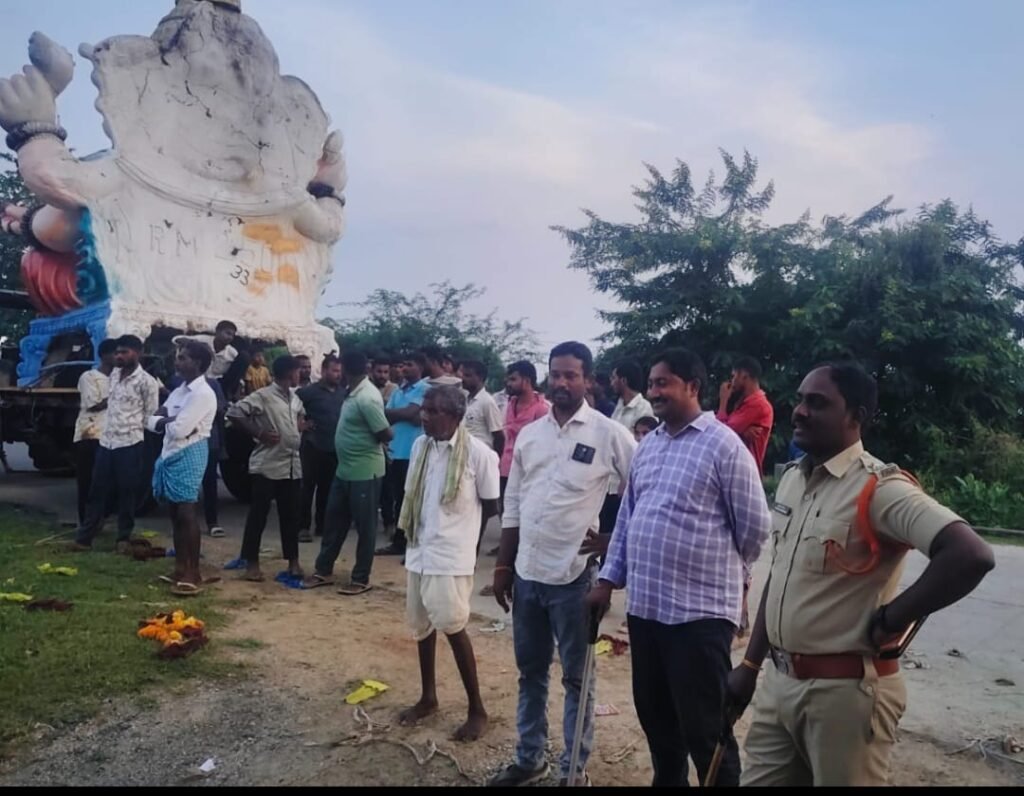 ప్రశాంతంగా ముగిసిన గణపతి నిమజ్జనాలు