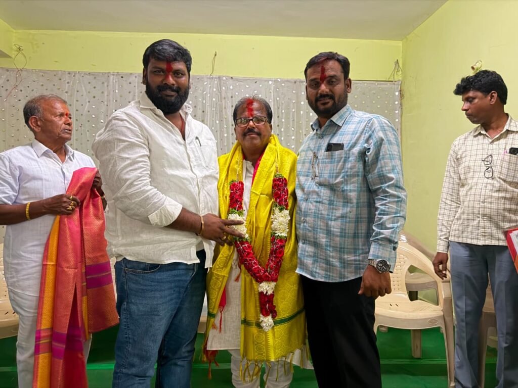 పద్మశాలి సేవా సంఘం నూతన  అధ్యక్షులు అరకాల వీరేశలింగంకు ఘనంగా సన్మానం