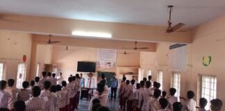 జెడ్పిహెచ్ఎస్ పాఠశాలలో నషా ముక్త్ యువ విద్యార్థులకు అవగాహన సదస్సు