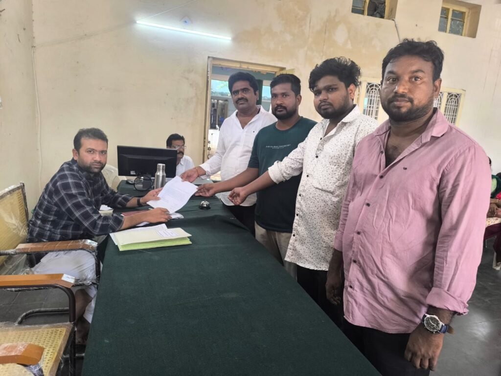 గట్టుసింగారం డబుల్‌ బెడ్‌రూం వాసుల ఆరోగ్యాలు కాపాడాలి