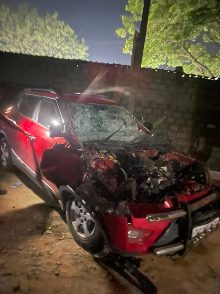 రోడ్డు ప్రమాదంలో తీవ్రంగా గాయపడిన యువకుడు.. చికిత్సకు ఆర్థిక సాయం అందించండి కుటుంబ సభ్యులు