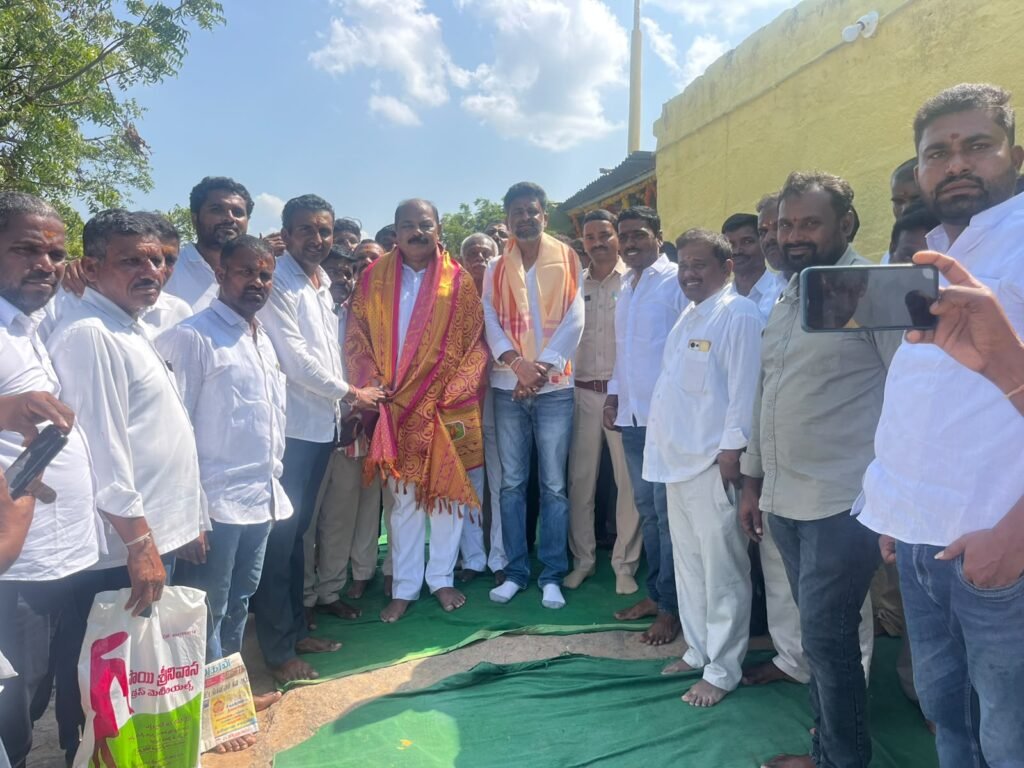 ఎంబేరు మన్నారు స్వామి ఆలయ అభివృద్ధికి కృషి చేస్తా: కొమ్మూరి ప్రతాప్ రెడ్డి