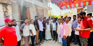 అనారోగ్యంతో మృతి చెందిన రాజేశం కుటుంబానికి ఎస్.ఆర్. ఫౌండేషన్ ఆర్థిక సహాయం