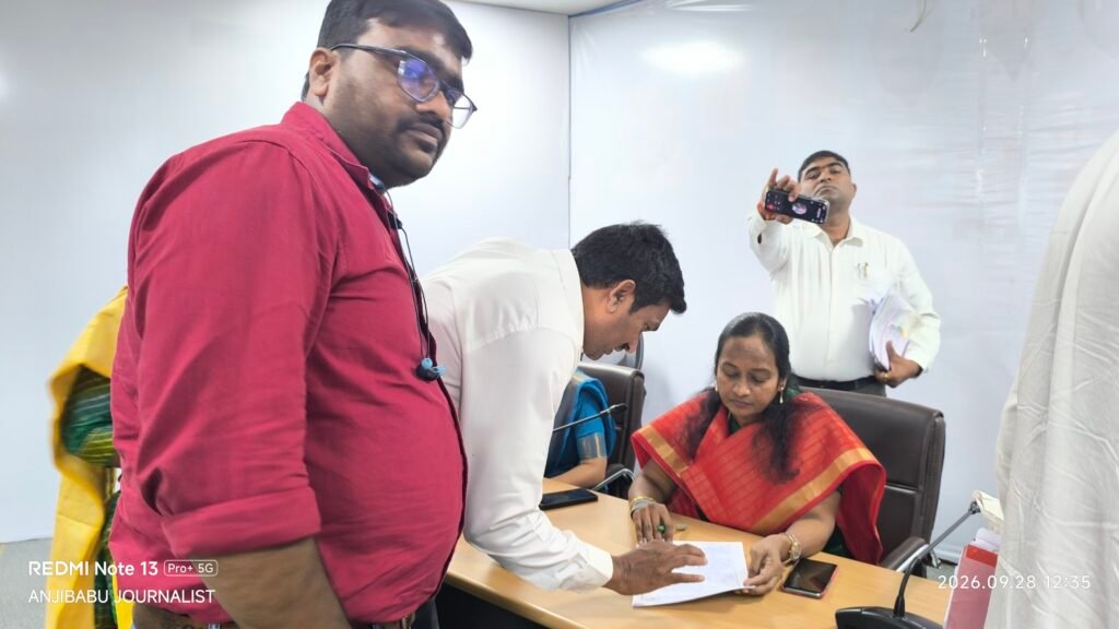 అగ్ని ప్రమాద బాధిత జర్నలిస్టుకు ప్రభుత్వ సహాయం చేయాలి