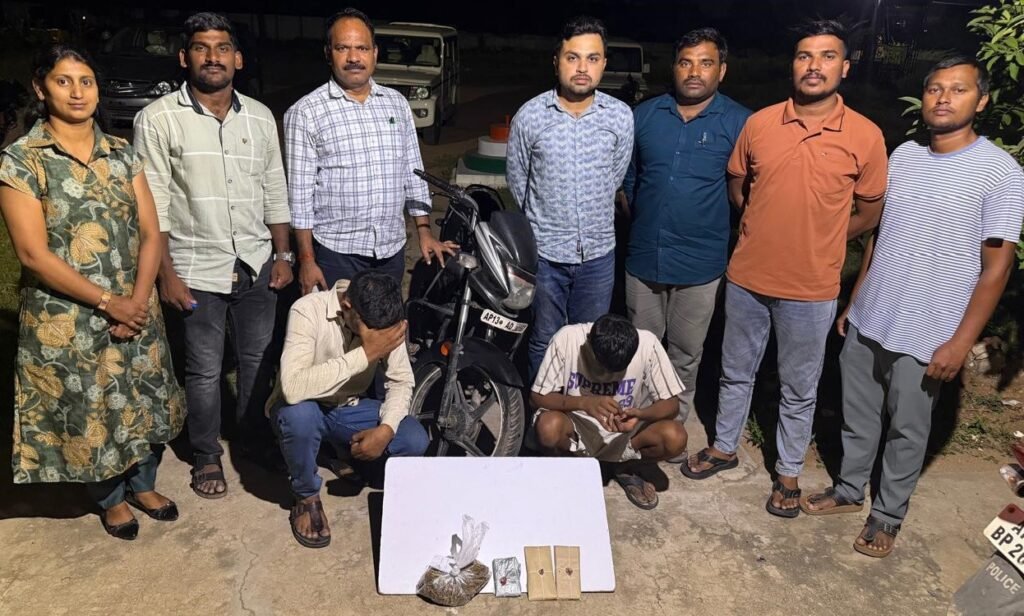 285 గ్రాముల గంజాయి ప్యాకెట్ల స్వాధీనం….నారపల్లిలో 95 ప్యాకెట్లు పట్టుకున్న మల్కాజ్‌గిరి ఎన్‌ఫోర్స్‌మెంట్ టీం