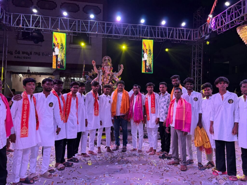 కొర్రెములలో ఘనంగా గణేశ నిమజ్జన కార్యక్రమం…..భక్తిశ్రద్ధలతో గణనాథుడి శోభాయాత్ర.. పాల్గొన్న కర్రే రాజేష్, సామల అమరేందర్