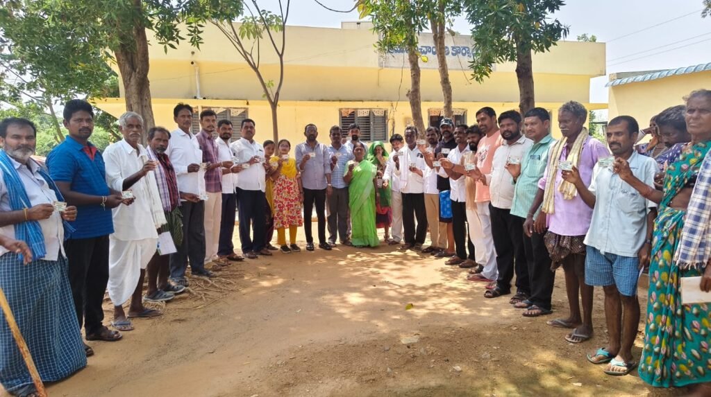 రామచంద్రాపురం గ్రామంలో ఘనంగా స్మార్ట్ రేషన్ కార్డు పంపిణీ కార్యక్రమం