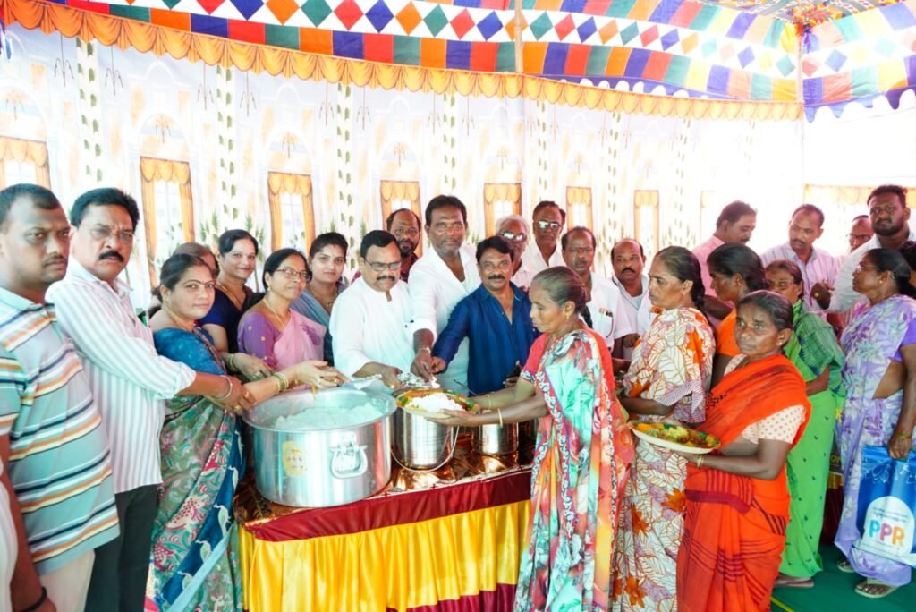 ఆర్యవైశ్య సంఘం ఆధ్వర్యంలో అన్నదాన కార్యక్రమం ప్రారంభం