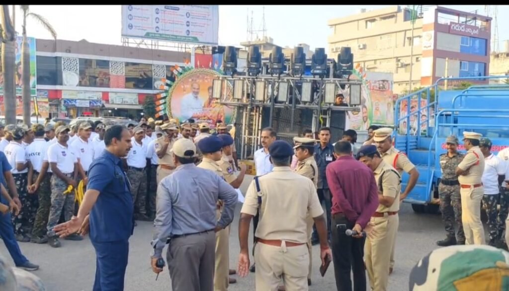 సీఎం పాదయాత్రకు పోలీసుల ట్రయల్ డ్రిల్