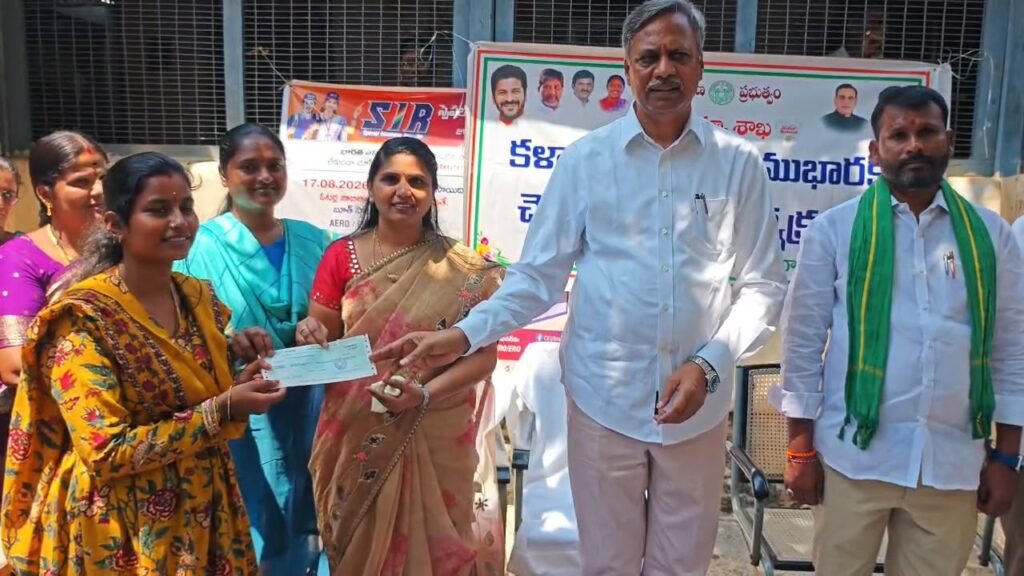 జనగామలో కళ్యాణలక్ష్మి, షాదీ ముబారక్ చెక్కుల పంపిణీ
