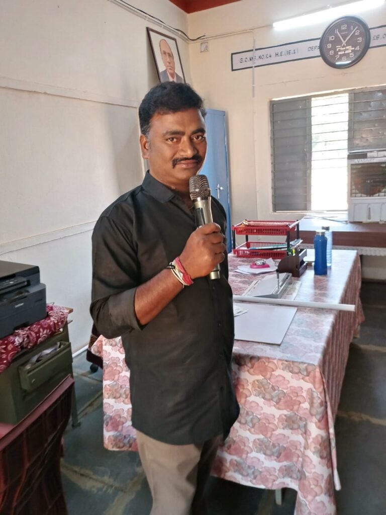 సన్ రైజర్సస్కూల్ ను వెంటనే సీజ్ చేయాలి