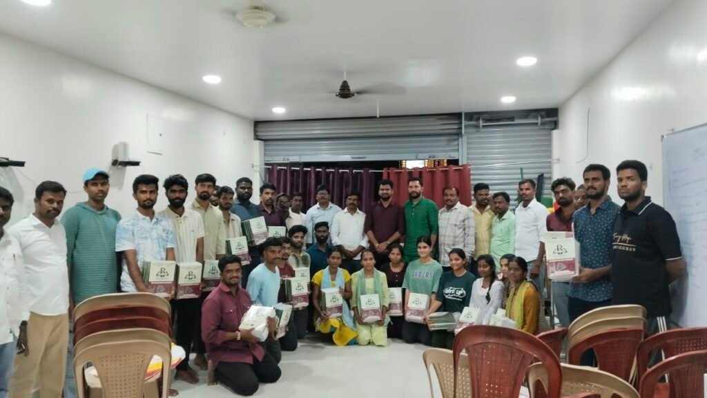నిరుద్యోగులకు భరోసా – రూ. 2,25,000 విలువైన స్టడీ మెటీరియల్ ఉచిత పంపిణీ