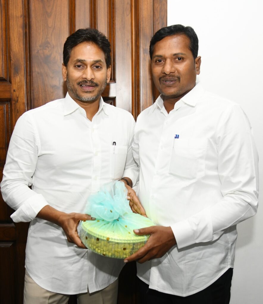 వైఎస్ జగన్ గారి తో డాక్టర్ దద్దాల భేటీ