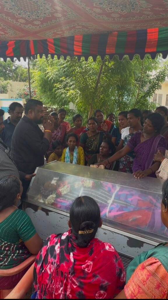 మృతుని కుటుంబ సభ్యులకు ఆర్థిక సహాయం