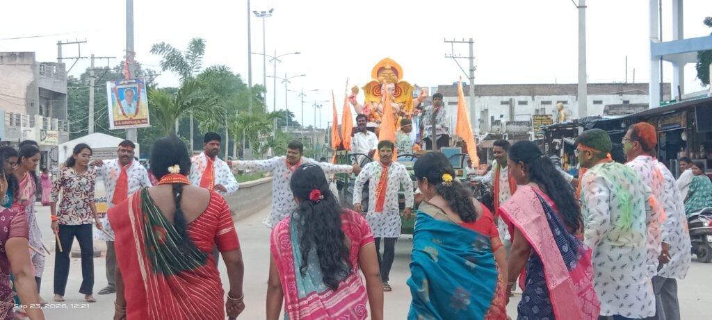 చండూరు శివాజీ నగర్ లో ఘనంగా గణేష్ శోభాయాత్ర – మున్సిపల్ చైర్మన్ డా. కోడి శ్రీనివాసులు, మాజీ సర్పంచ్ కోడి గిరిబాబు ఆధ్వర్యంలో అంగరంగ వైభవంగా వేడుకలు
