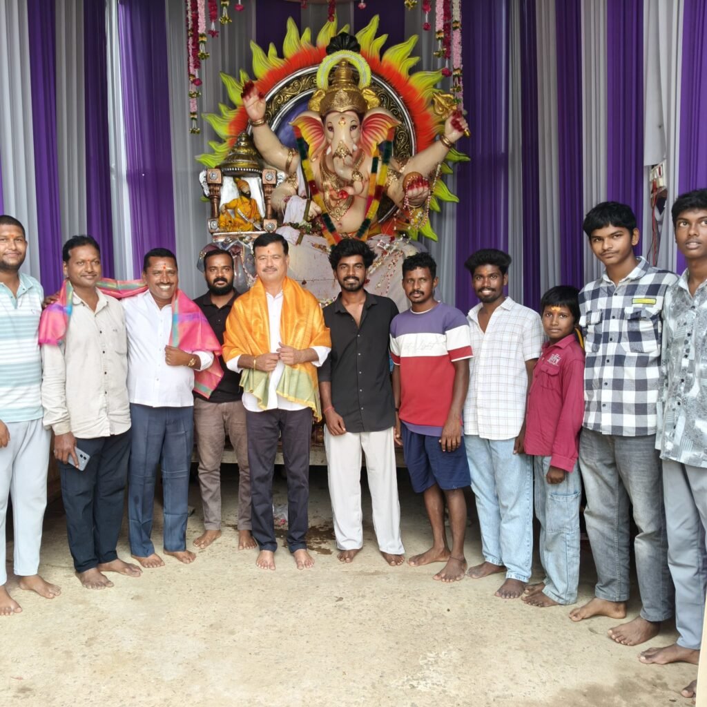 గణనాథుని సేవలో కాంగ్రెస్ నాయకులు మద్దుల గోపాల్ రెడ్డి