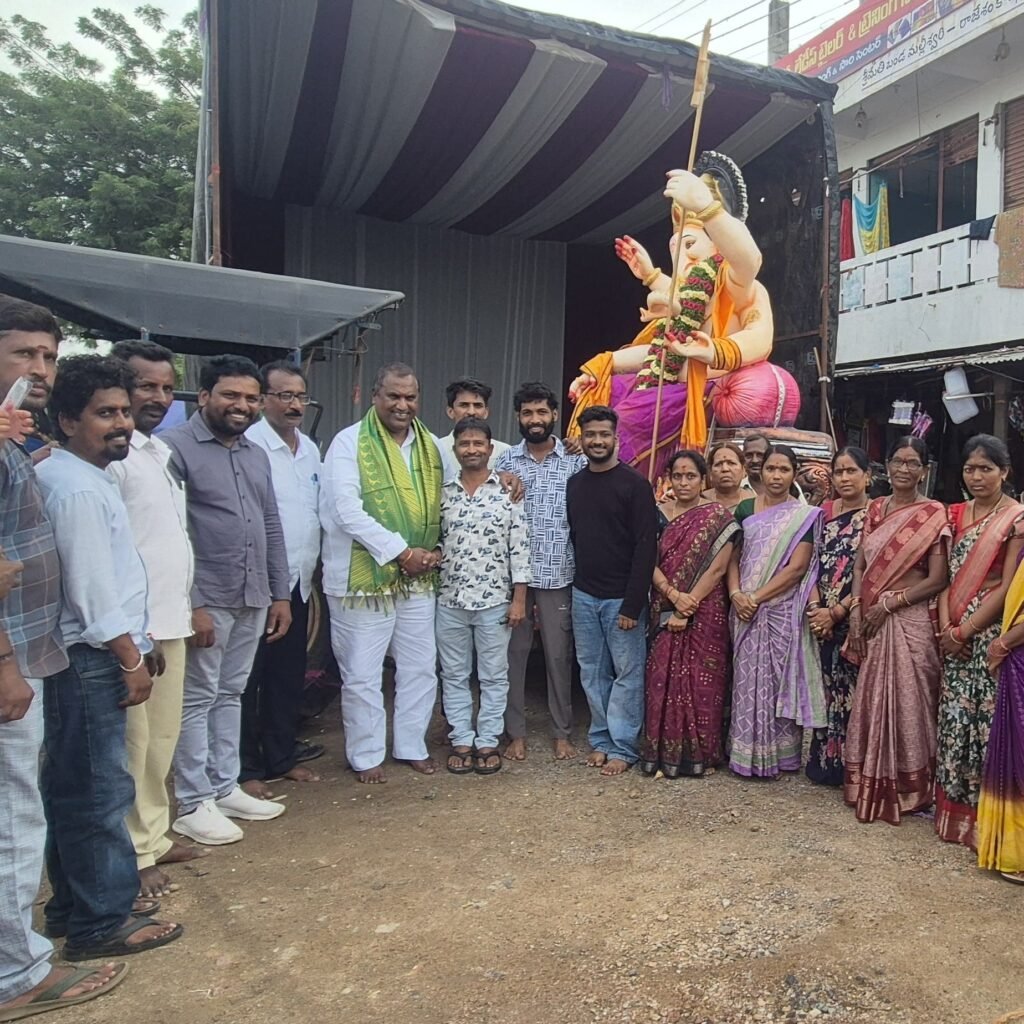 ఘనంగా గణపతి నిమర్జన వేడుక: పాల్గొన్న మంత్రి లక్ష్మణ్ కుమార్