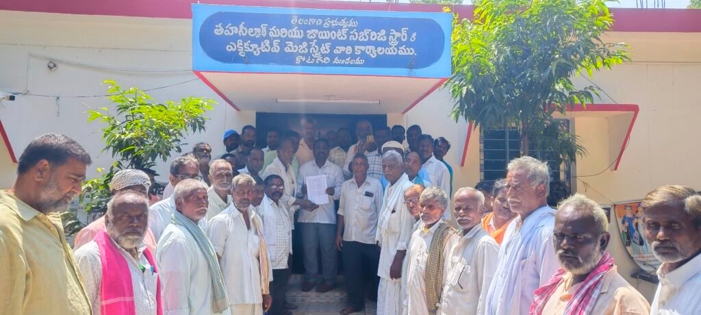 ఎత్తొండ పీఏసీఎస్ సంఘాన్ని తక్షణమే పునరుద్ధరించాలి.