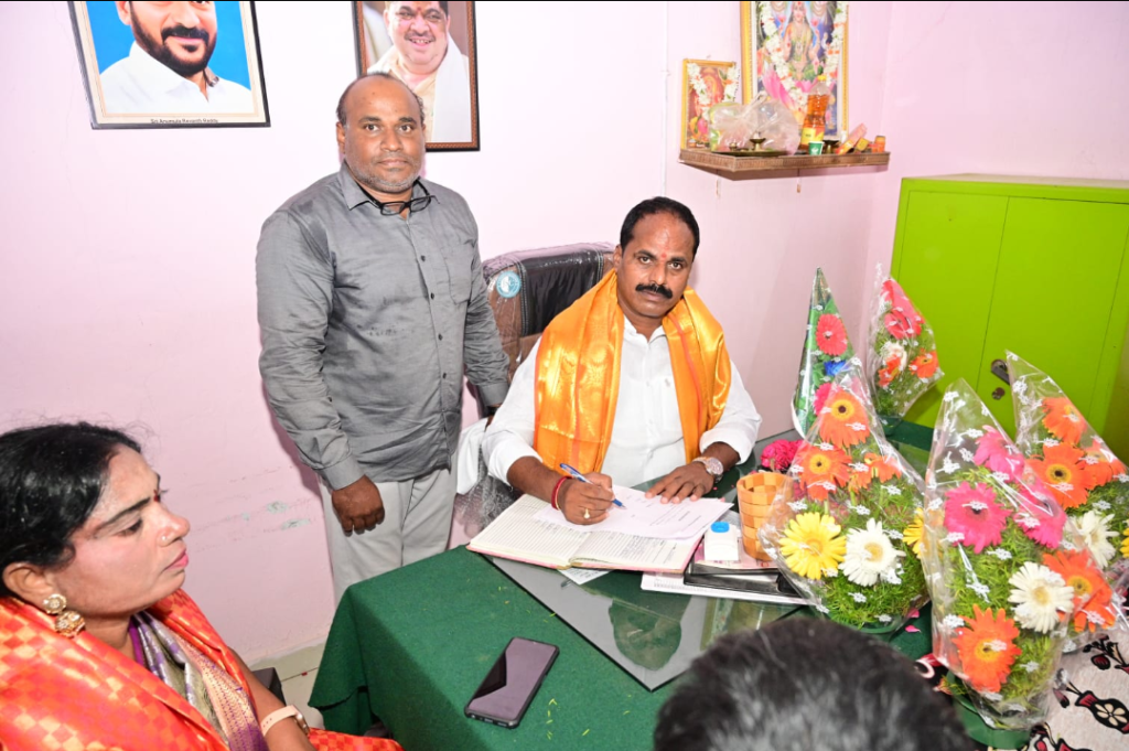 ఎల్కతుర్తి సహకార సంఘం చైర్మన్‌గా ఎలిగేటి ఇంద్రసేనారెడ్డి నియామకం