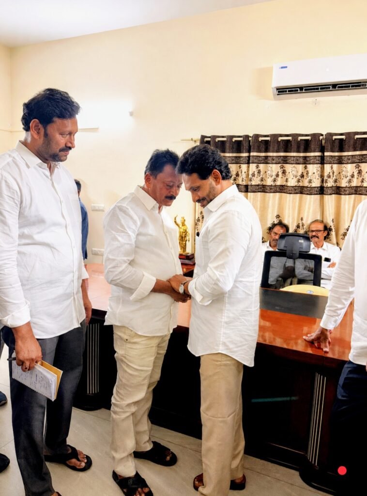 పులివెందులలో వైఎస్ జగన్‌తో నల్లేరు విశ్వనాథ రెడ్డి భేటీ.. పార్టీ బలోపేతంపై సుదీర్ఘ చర్చ!
