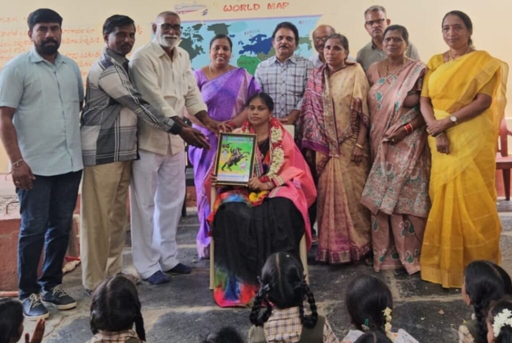 ఉపాధ్యాయిని బండి పరిమళ జ్యోతి ని ఘనంగా సన్మానించిన ఉయ్యాలవాడ నరసింహారెడ్డి ఫౌండేషన్